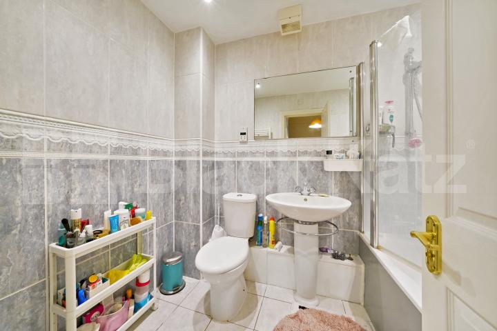 Boasting size, quality & location Bentham House.Falmouth Road, Borough/London Bridge